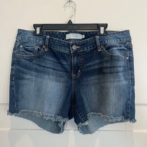 Torrid Denim Shorts Size 18‎ Blue Jean Frayed Hem Stretch Casual Short 4" inseam